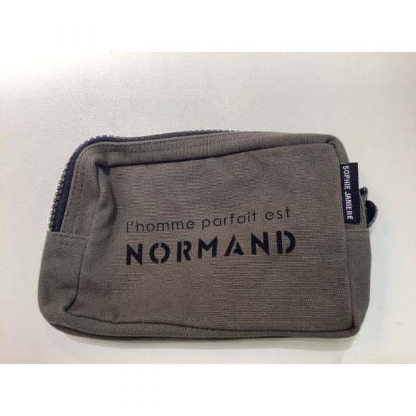 TROUSSE EMILE PM - L'HOMME PARFAIT EST NORMAND