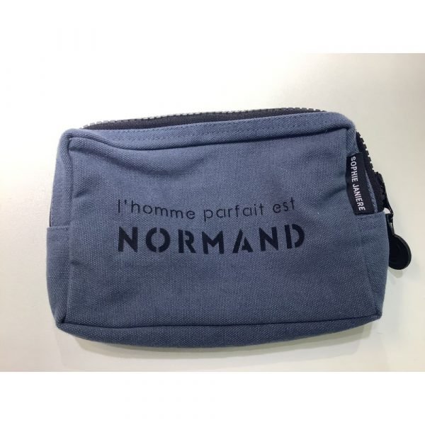 TROUSSE EMILE PM - L'HOMME PARFAIT EST NORMAND