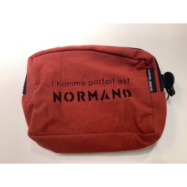 TROUSSE EMILE PM - L'HOMME PARFAIT EST NORMAND