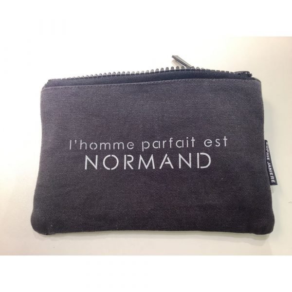 TROUSSE PLATE EMILE - L'HOMME PARFAIT EST NORMAND